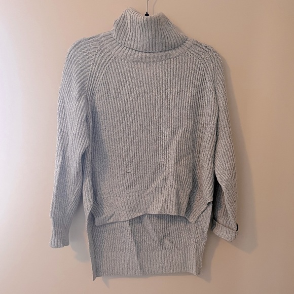 Italian Wool Aritzia Wilfred Turtleneck - Picture 1 of 7